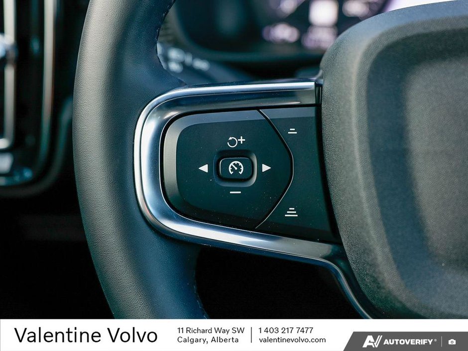 2022 Volvo XC40 R-Design-16