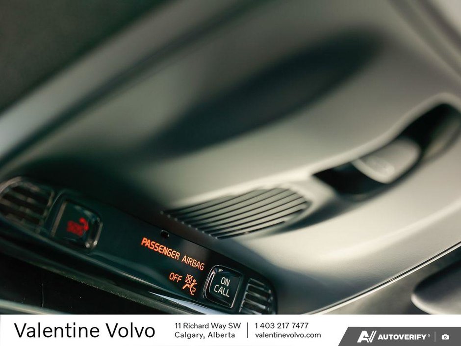 2022 Volvo XC40 R-Design-21