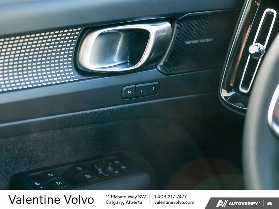 2022 Volvo XC40 R-Design-17