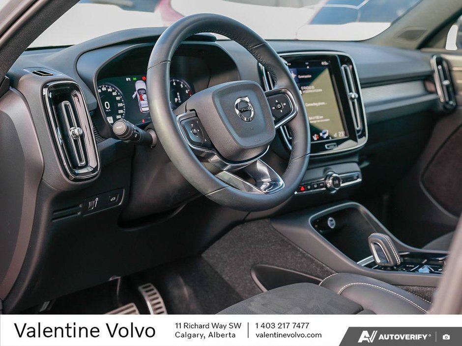 2022 Volvo XC40 R-Design-12