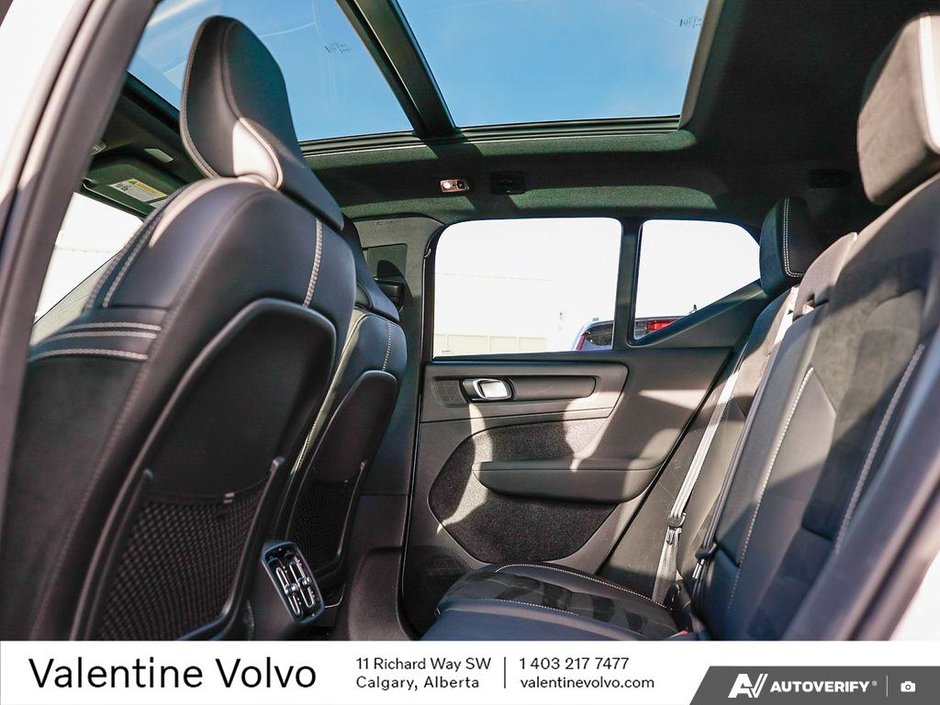 2022 Volvo XC40 R-Design-23