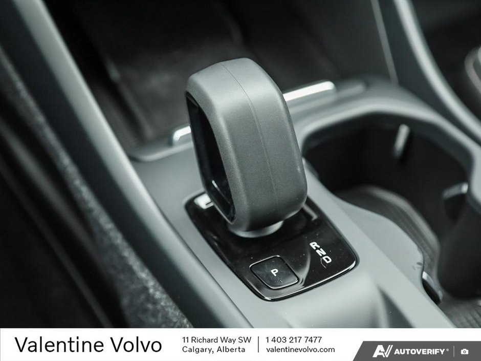 2022 Volvo XC40 Momentum-18