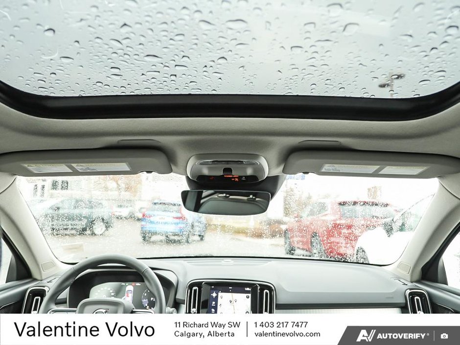 2022 Volvo XC40 Momentum-25