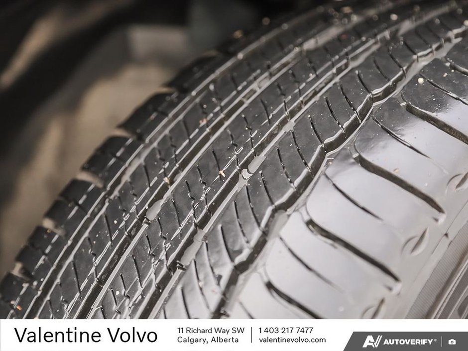 2022 Volvo XC40 Momentum-7