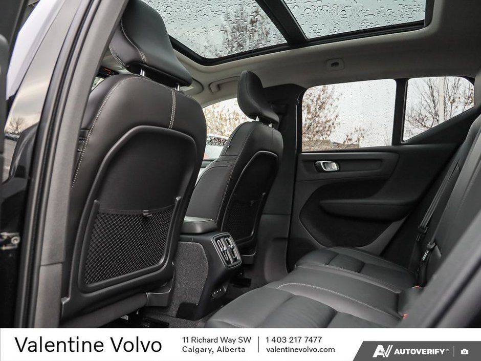 2022 Volvo XC40 Momentum-23