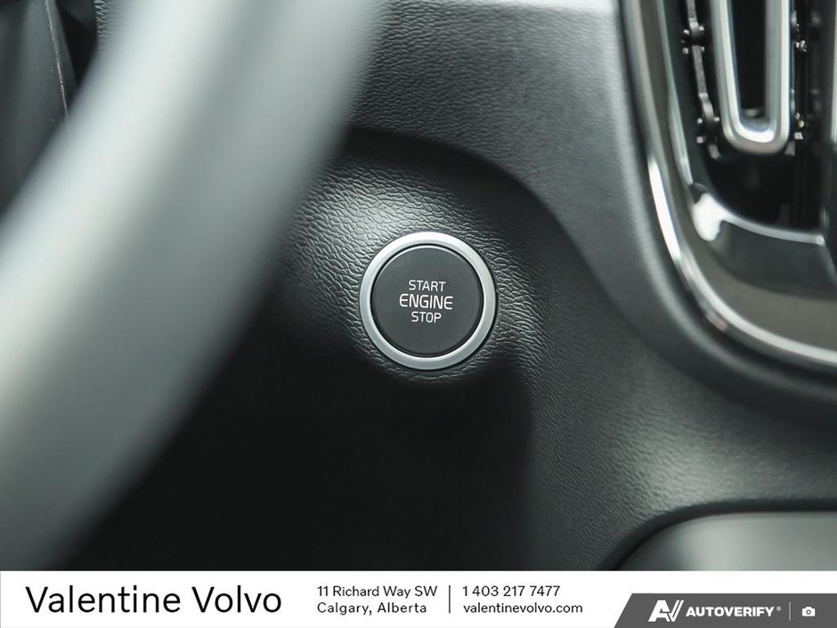 2022 Volvo XC40 Momentum-27