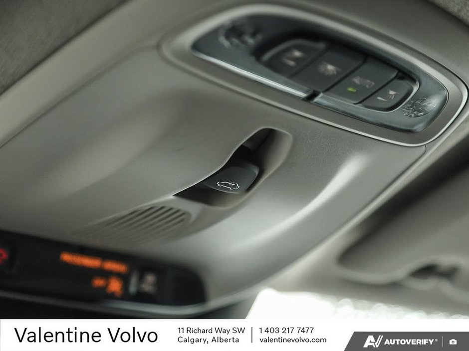 2022 Volvo XC40 Momentum-21