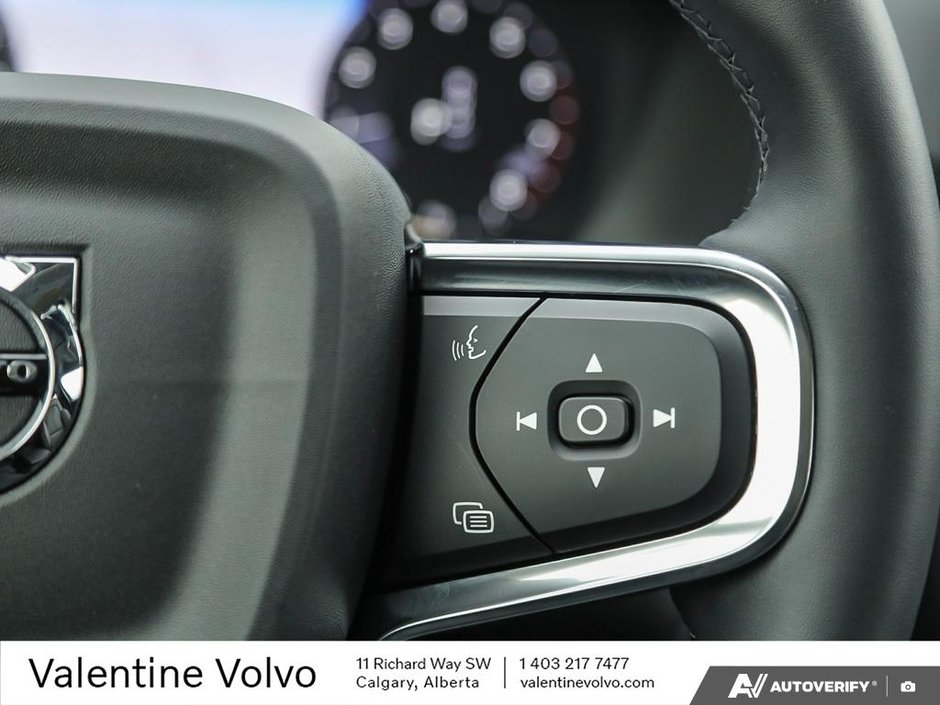 2022 Volvo XC40 Momentum-17