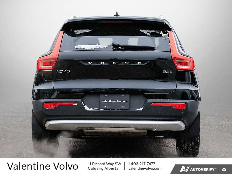 2023 Volvo XC40 Plus Bright Theme-4