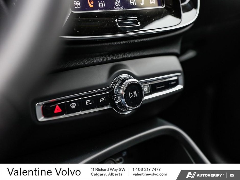 2023 Volvo XC40 Plus Bright Theme-19
