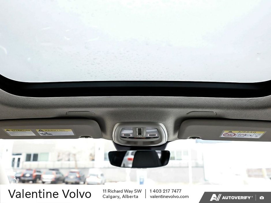 2023 Volvo XC40 Plus Bright Theme-24