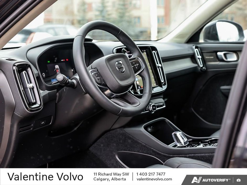 2023 Volvo XC40 Plus Bright Theme-12