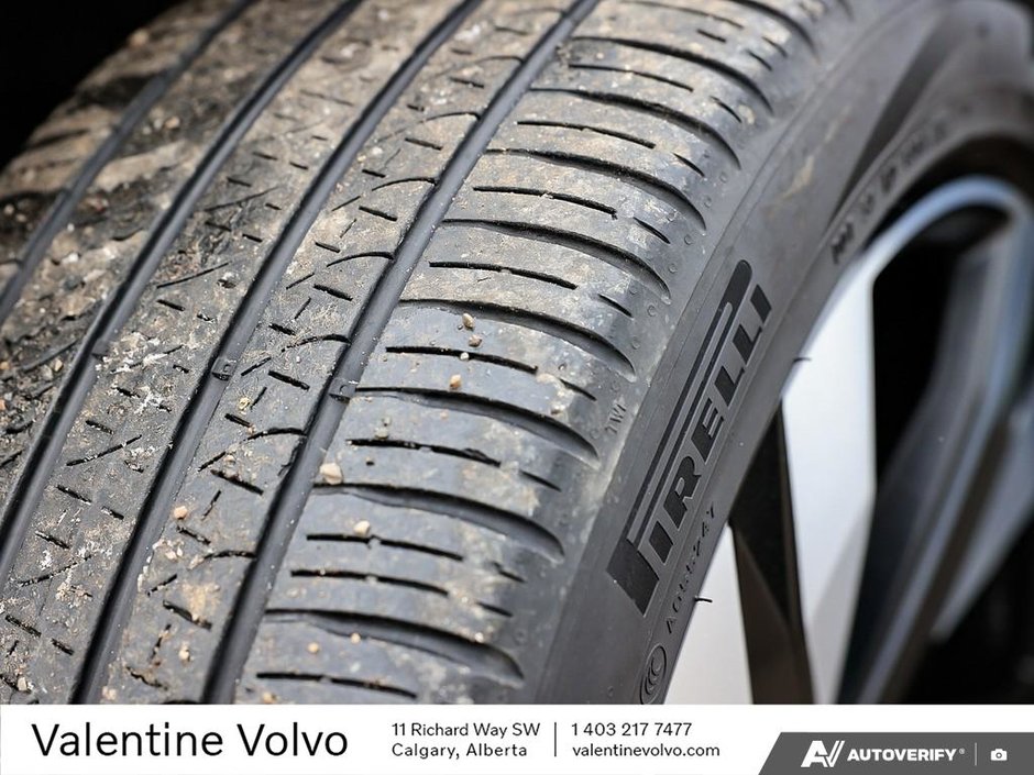 2023 Volvo XC40 Plus Bright Theme-6