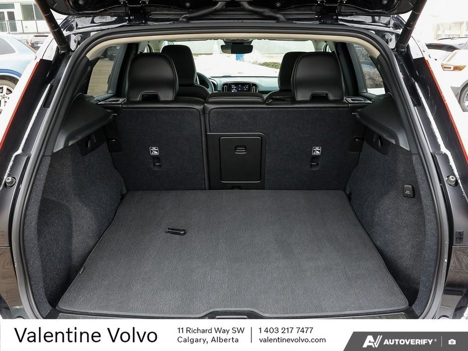 2023 Volvo XC40 Plus Bright Theme-10