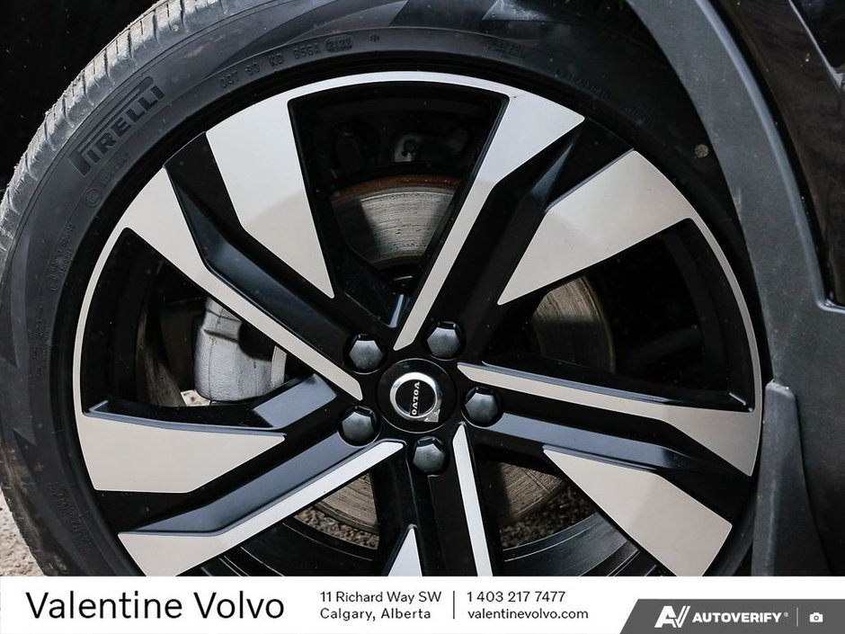 2023 Volvo XC40 Plus Bright Theme-5