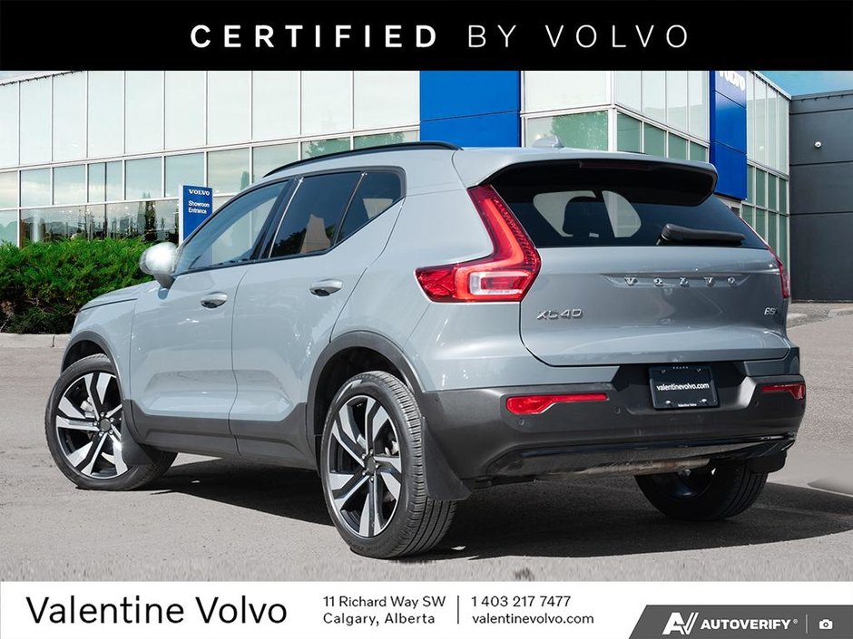 2023 Volvo XC40 Ultimate Dark Theme-3