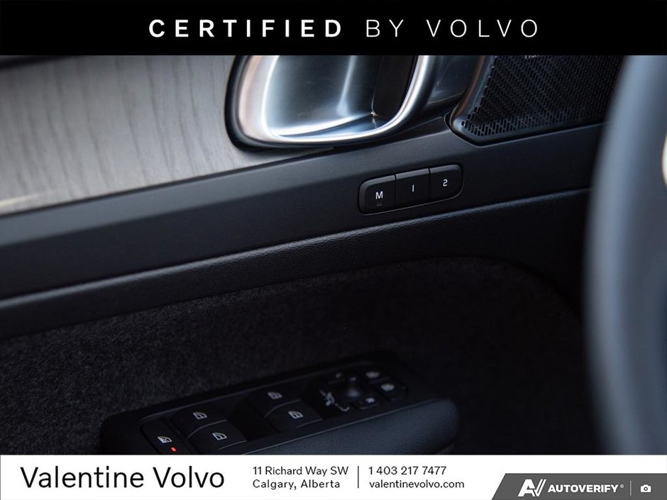 2023 Volvo XC40 Ultimate Dark Theme-16