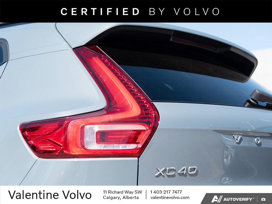 2023 Volvo XC40 Ultimate Dark Theme-11