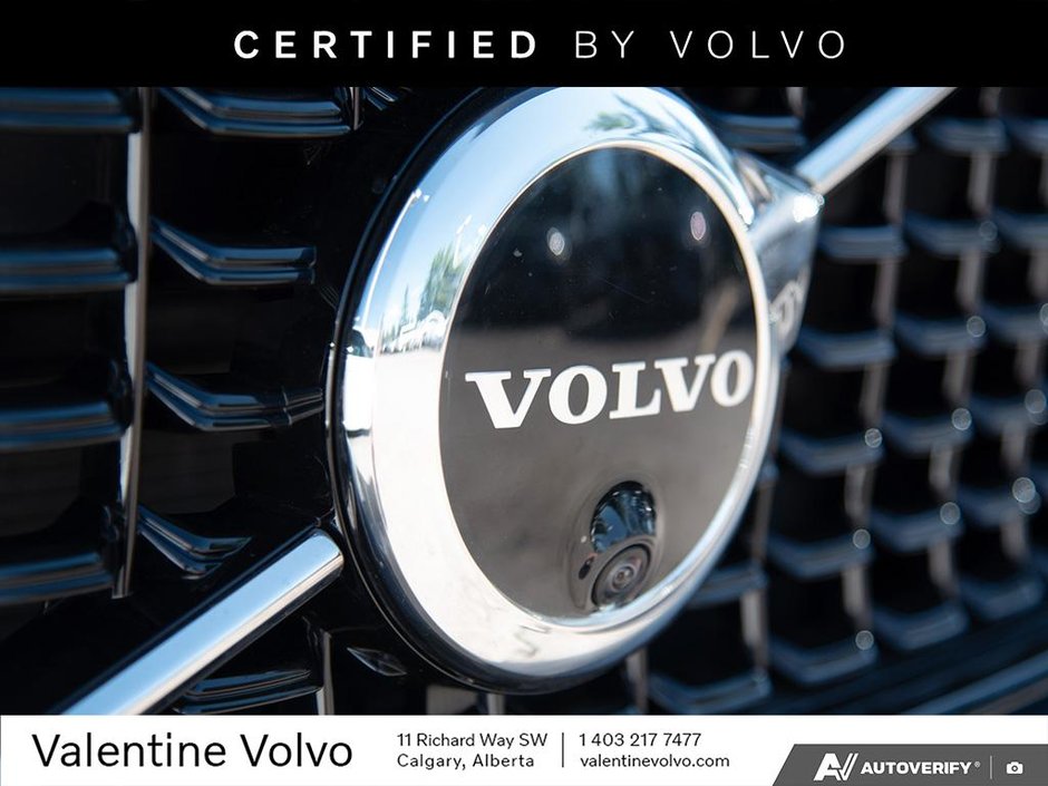 2023 Volvo XC40 Ultimate Dark Theme-8