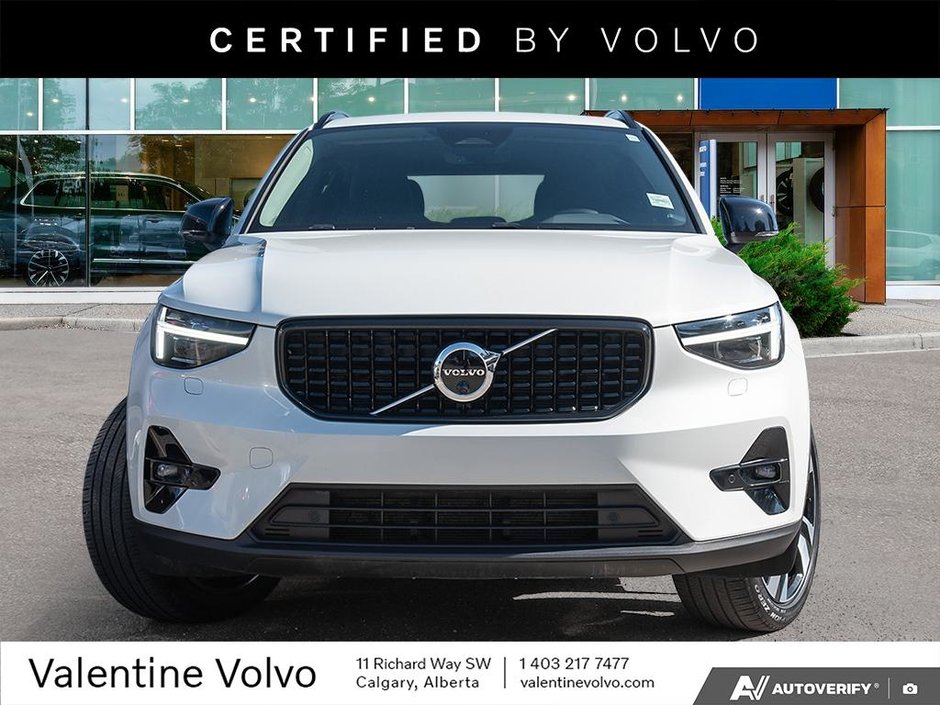 2023 Volvo XC40 Ultimate Dark Theme-1