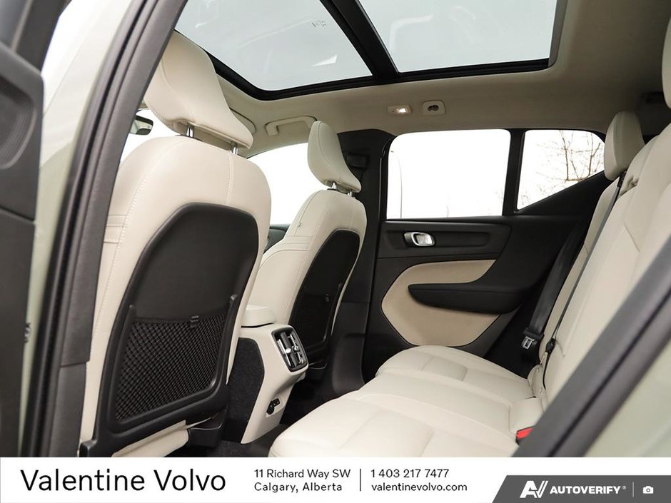 2024 Volvo XC40 Plus Dark Theme-23