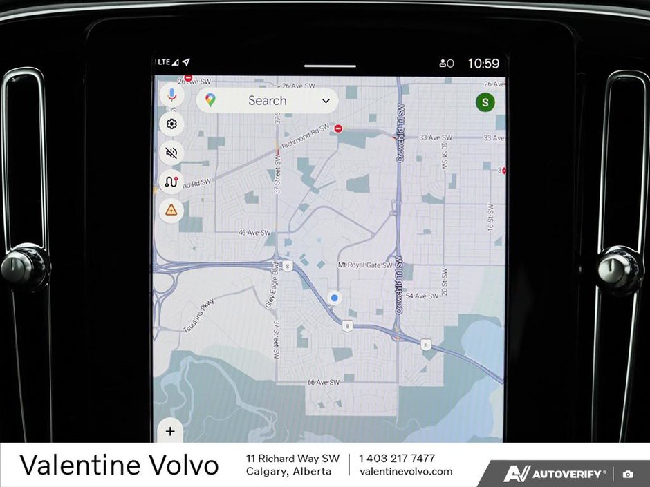 2024 Volvo XC40 Plus Dark Theme-20