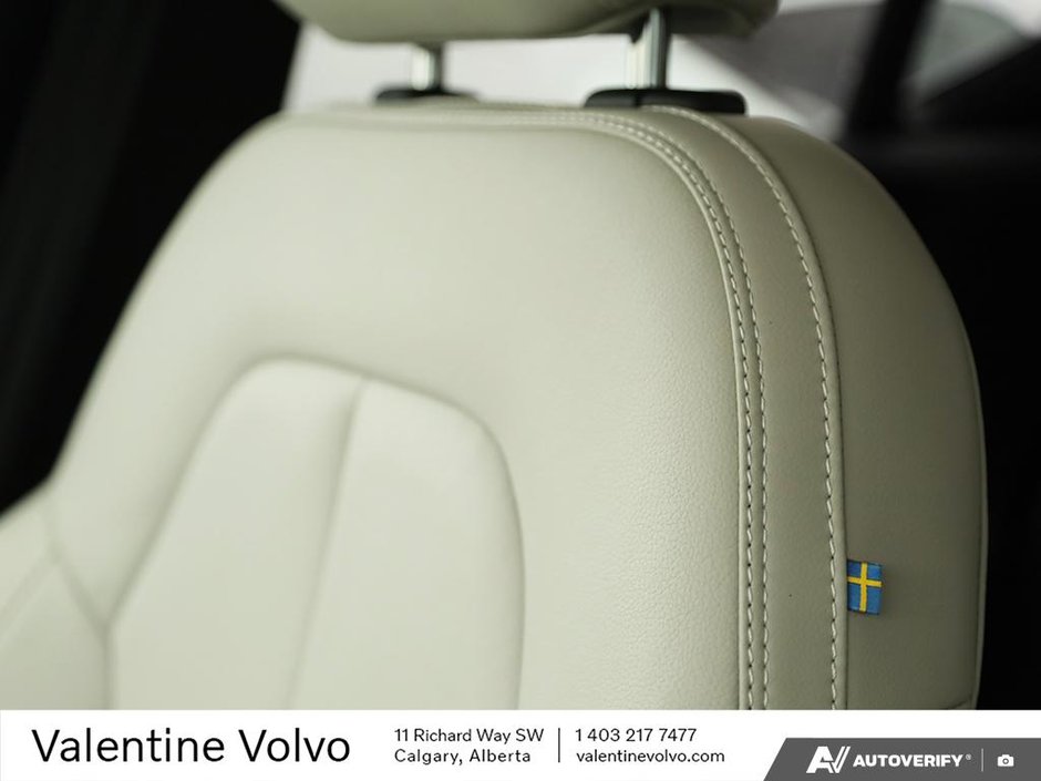 2024 Volvo XC40 Plus Dark Theme-22