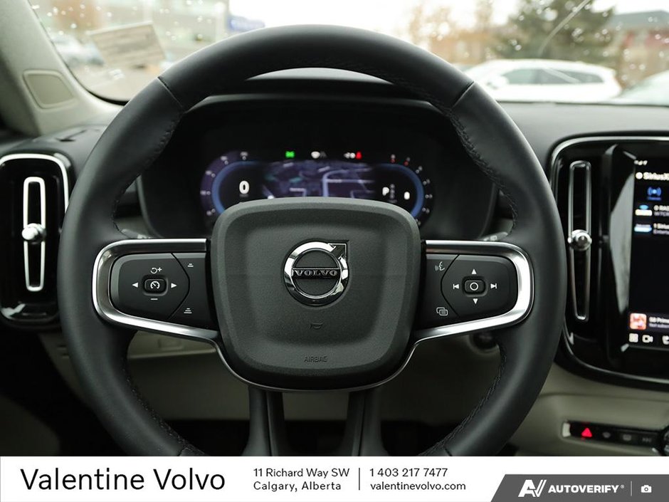 2024 Volvo XC40 Plus Dark Theme-13
