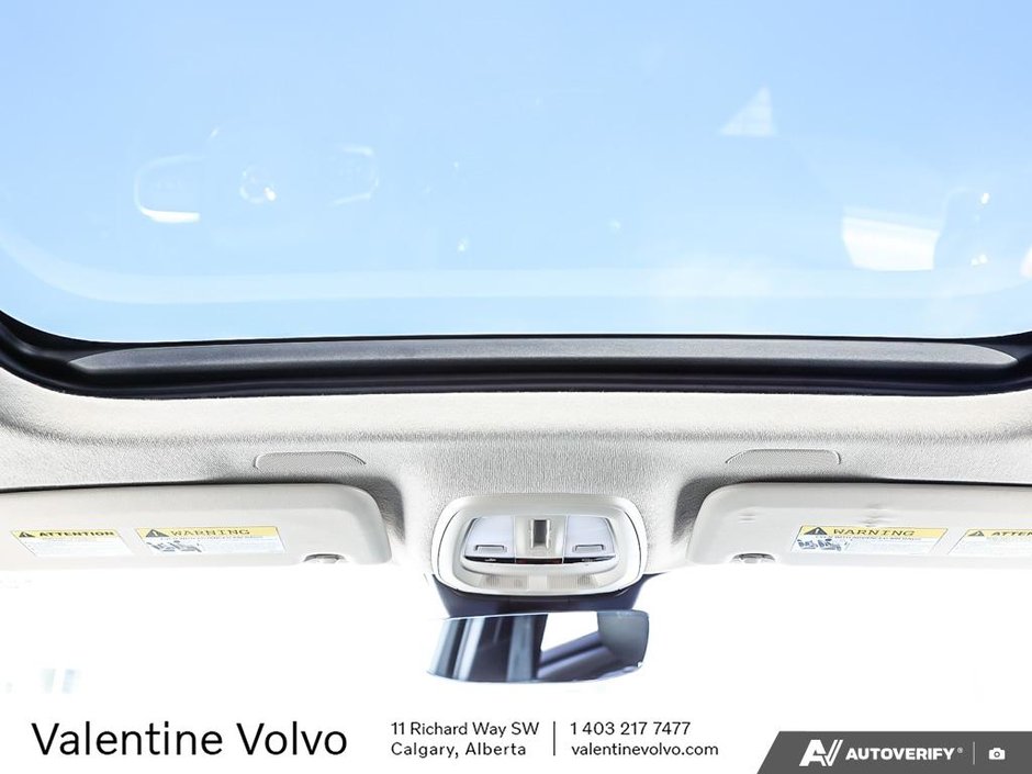 2024 Volvo XC40 Plus Dark Theme-25