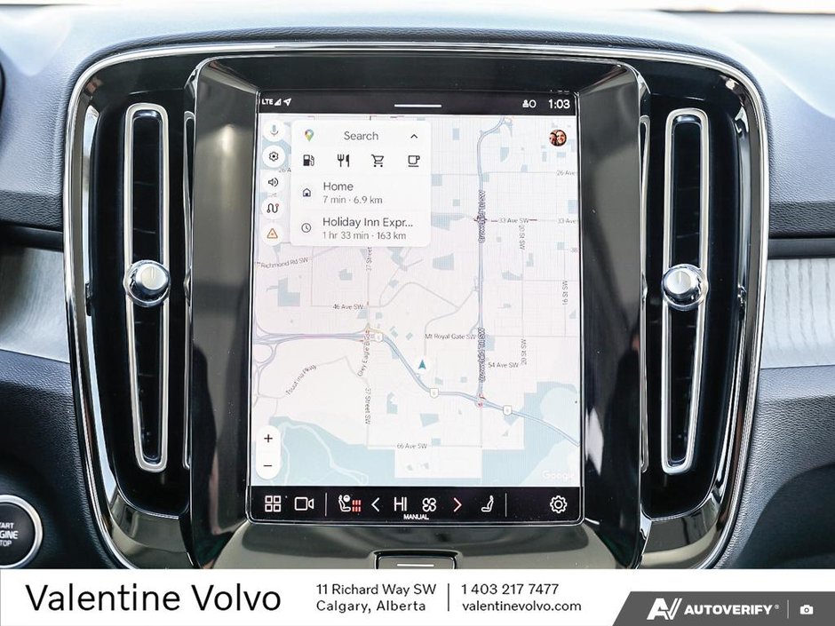 2024 Volvo XC40 Plus Dark Theme-21