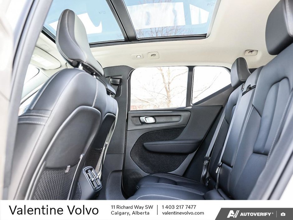 2024 Volvo XC40 Plus Dark Theme-24