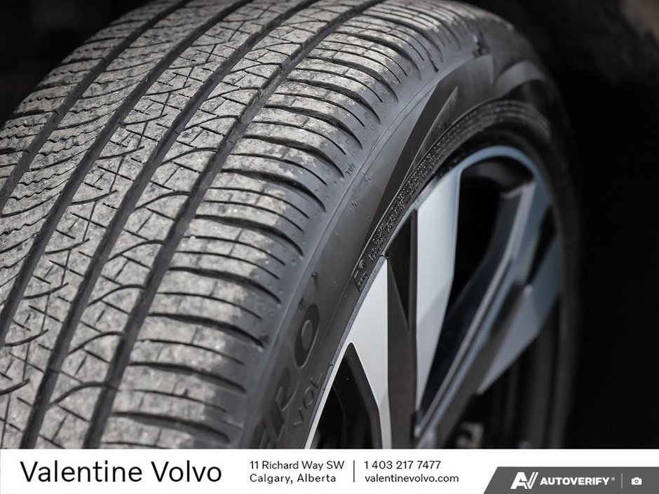 2024 Volvo XC40 Plus Bright Theme-6