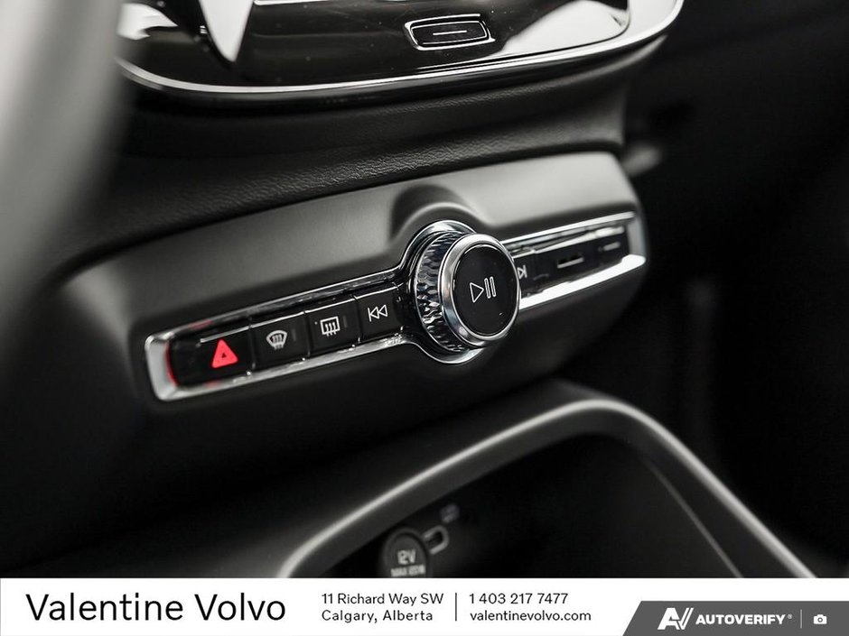 2024 Volvo XC40 Plus Bright Theme-19