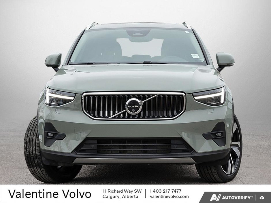 2024 Volvo XC40 Plus Bright Theme-1