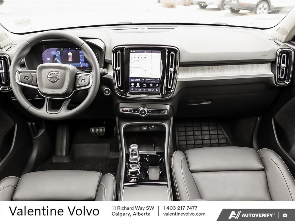 2024 Volvo XC40 Plus Bright Theme-25