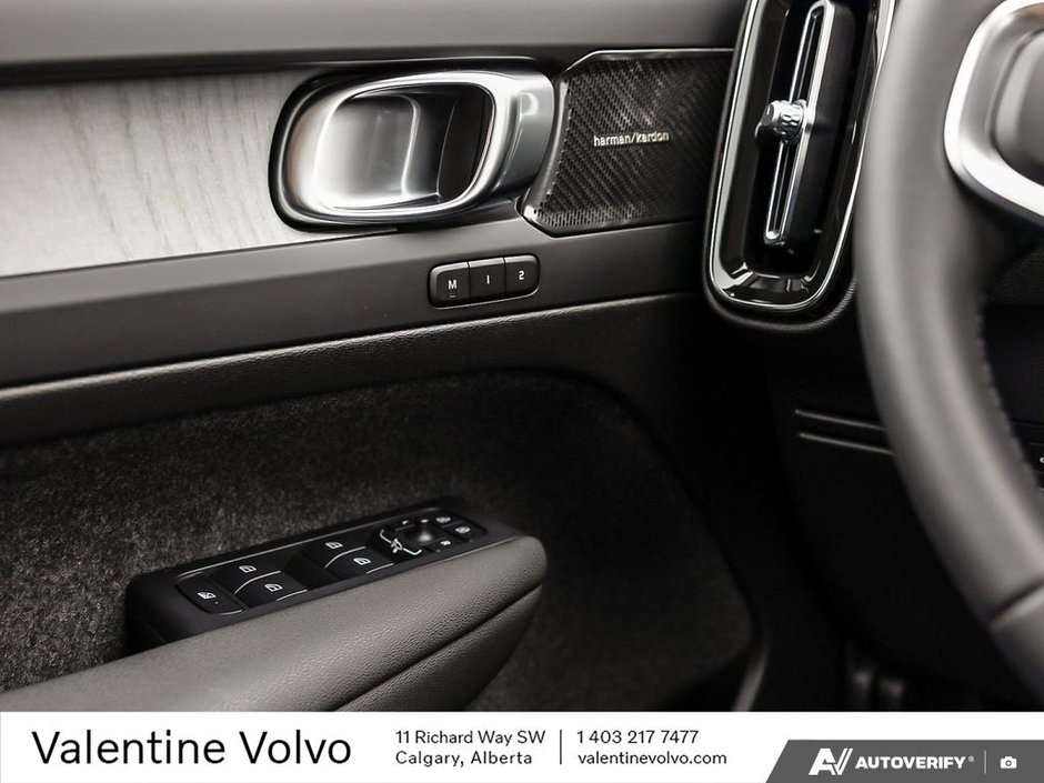 2024 Volvo XC40 Plus Bright Theme-17