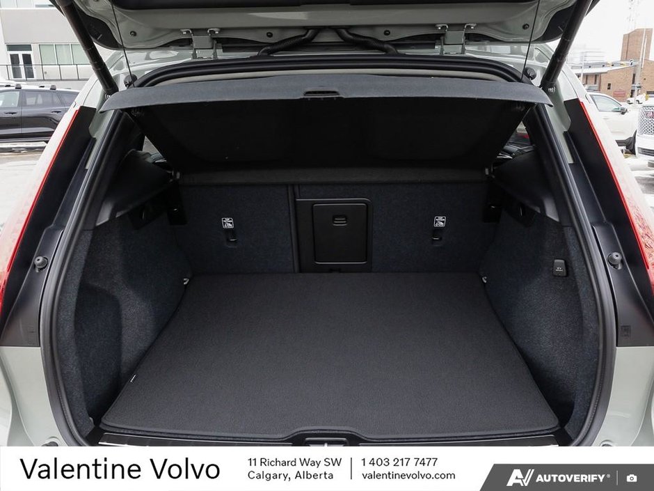 2024 Volvo XC40 Plus Bright Theme-10