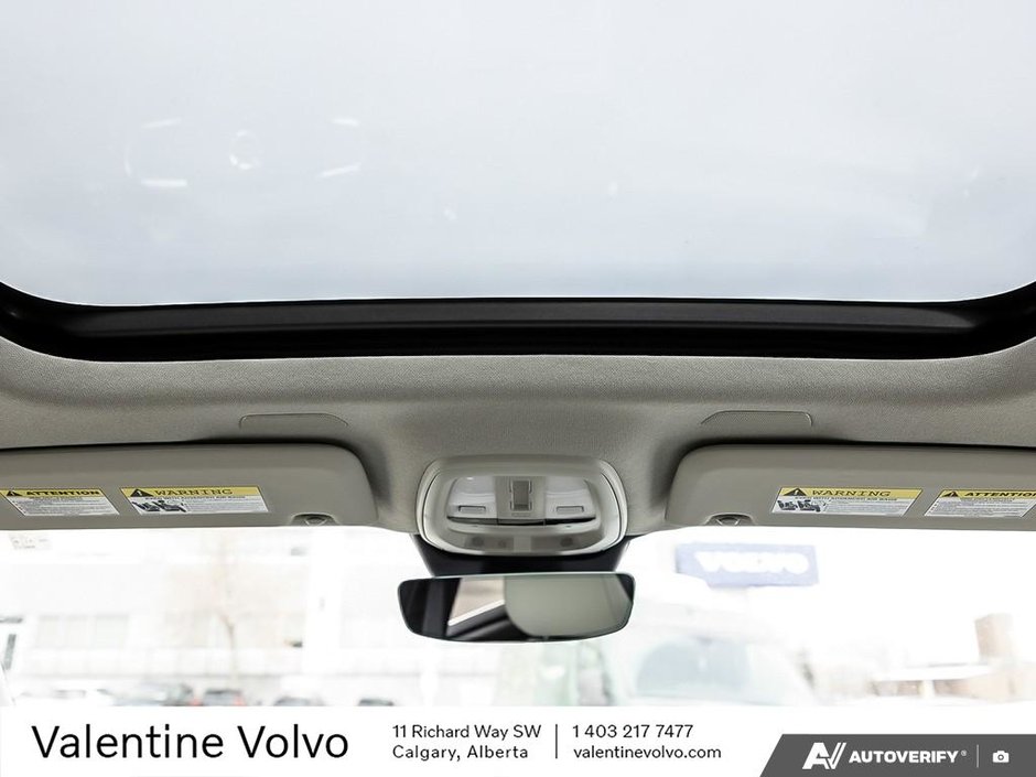 2024 Volvo XC40 Ultimate Bright Theme-24