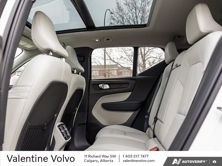 2024 Volvo XC40 Ultimate Bright Theme-23