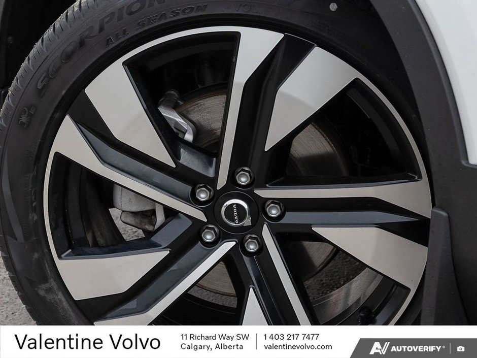 2024 Volvo XC40 Ultimate Bright Theme-5