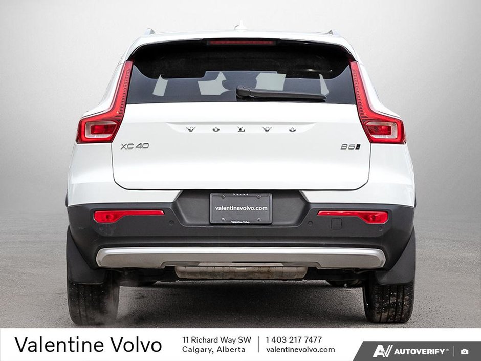 2024 Volvo XC40 Ultimate Bright Theme-4