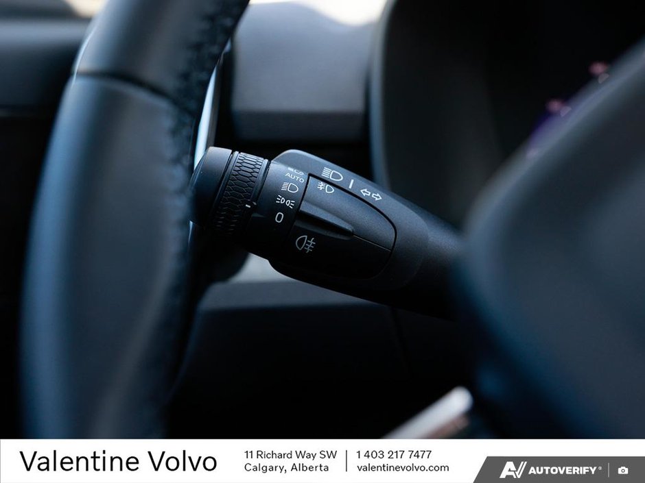 2024 Volvo XC40 Ultimate Bright Theme-11