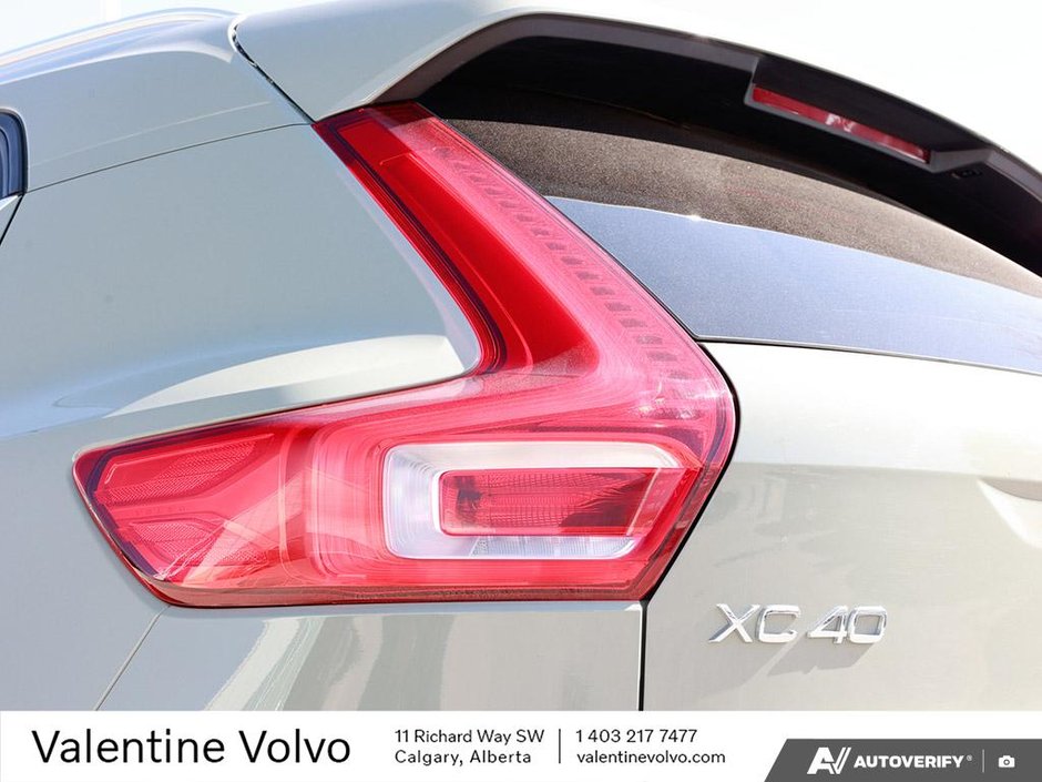 2024 Volvo XC40 Ultimate Bright Theme-6
