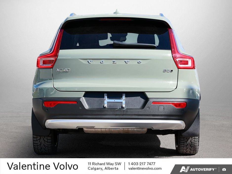 2024 Volvo XC40 Ultimate Bright Theme-4