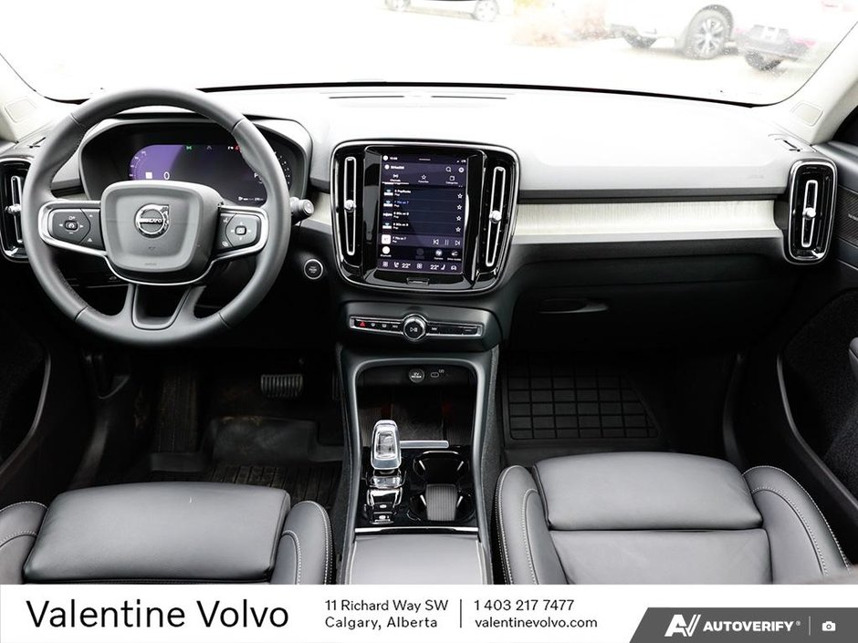 2024 Volvo XC40 Ultimate Dark Theme-25