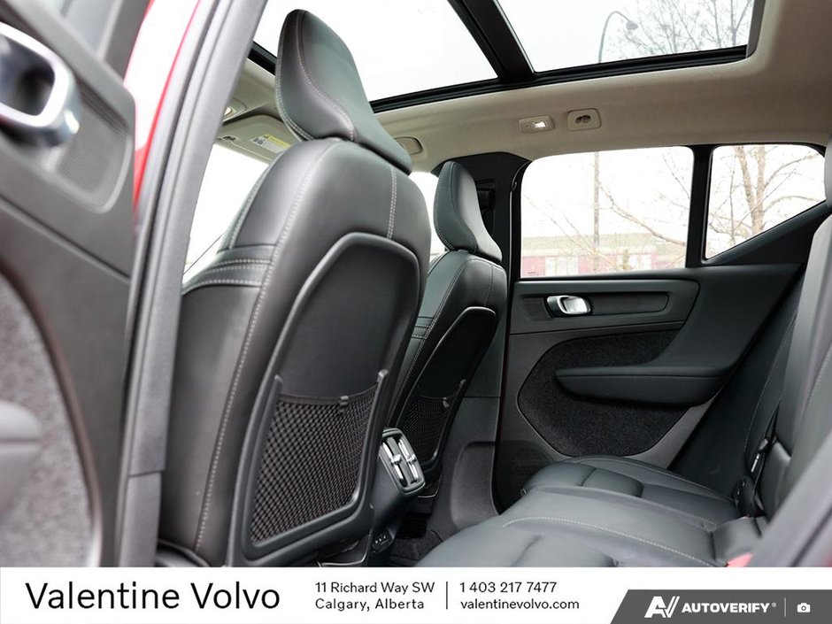 2024 Volvo XC40 Ultimate Dark Theme-23