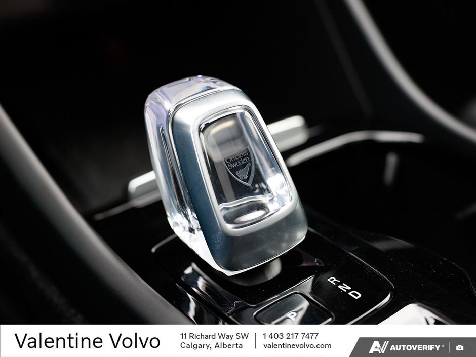 2024 Volvo XC40 Ultimate Dark Theme-18