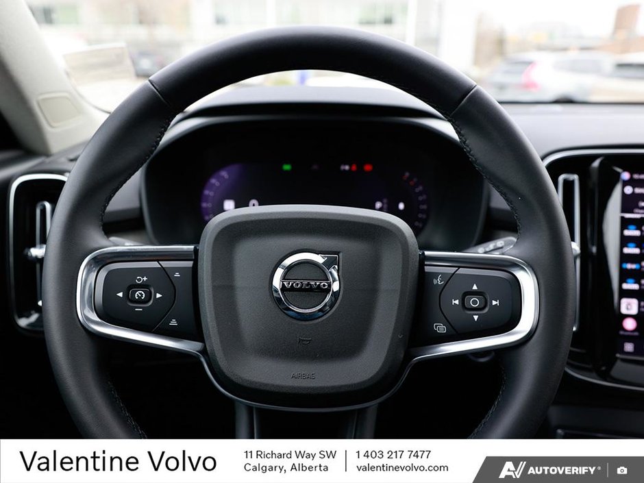 2024 Volvo XC40 Ultimate Dark Theme-13