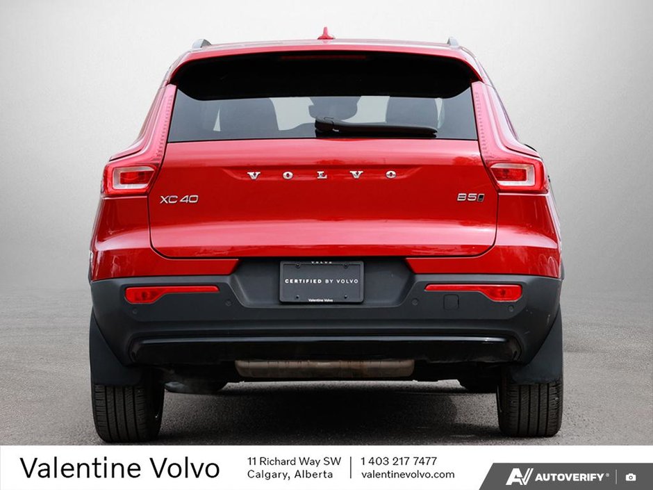 2024 Volvo XC40 Ultimate Dark Theme-4
