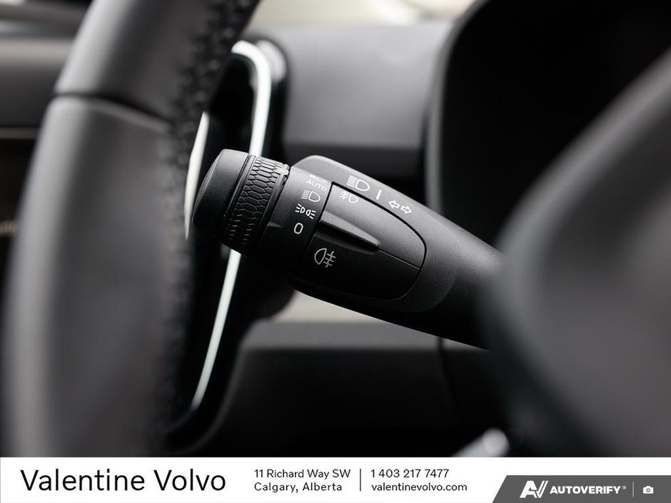 2024 Volvo XC40 Ultimate Dark Theme-15